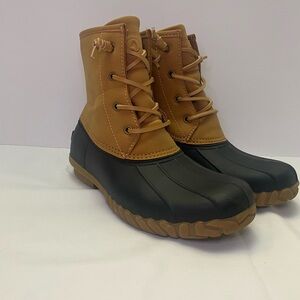 Women's Tan and Black Winter Boots